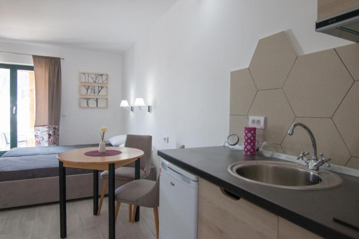 Apartmani Terase Konjska Reka Exteriör bild