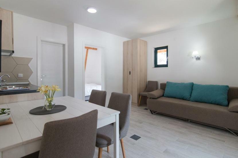 Apartmani Terase Konjska Reka Exteriör bild