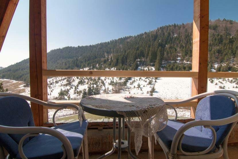 Apartmani Terase Konjska Reka Exteriör bild
